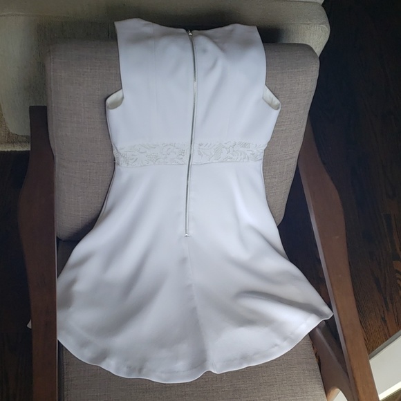 BCBG Generation White Flowy Sleeveless Dress - Picture 7 of 8